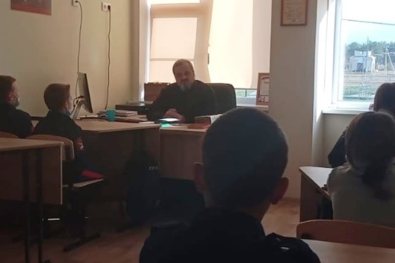 Настоятель Александро-Невского храма встретился с воспитанниками кадетского класса