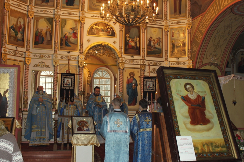 В Михайло-Архангельском храме состоялось соборное богослужение