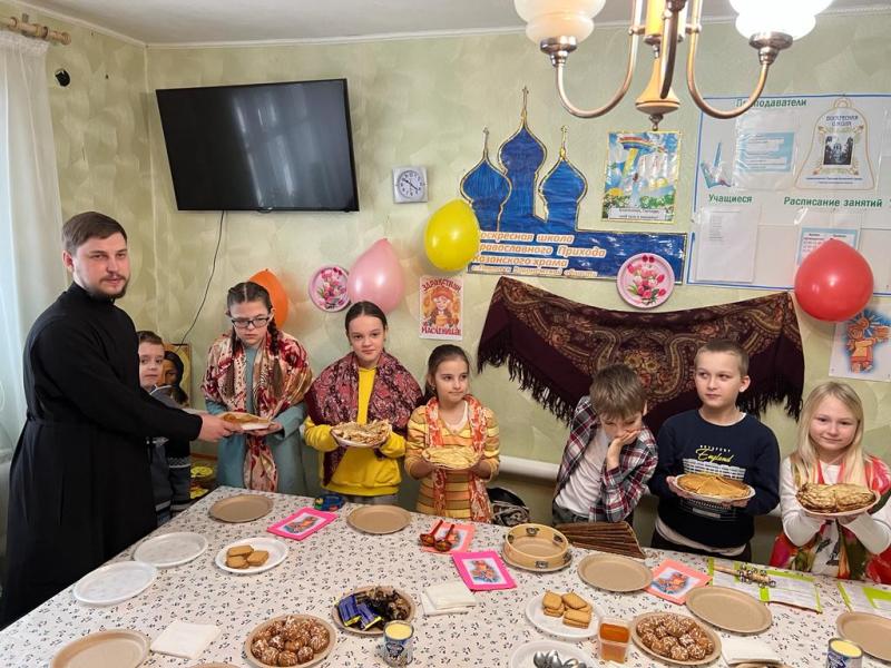В Воскресной школе Казанского храма отметили последний день Масленицы - Прощеное воскресенье.