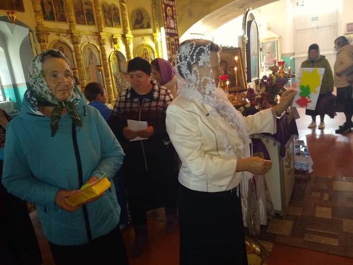 В Казанском храме пожилых прихожан поздравили с Днем пожилого человека