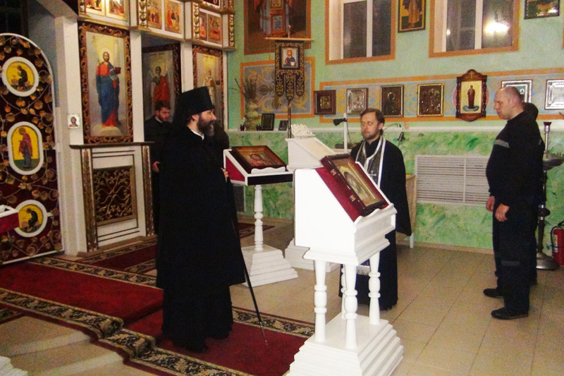 Епископ Россошанский и Острогожский Андрей совершил чтение Покаянного канона в исправительной колонии №8