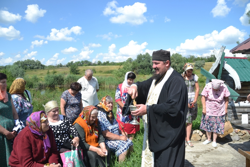 В селе Тимирязево на местном источнике был совершен водосвятный молебен