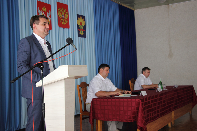 Благочинный Каменского ЦО принял участие во встрече с депутатом Государственной Думы
