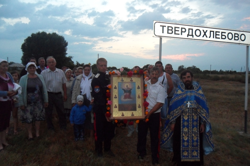 Крестный ход со «Спорительницей хлебов» по Богучарскому благочинию