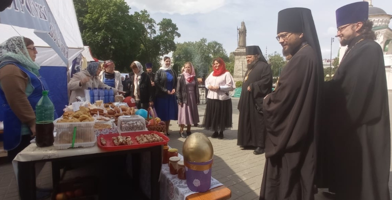 Острогожское благочиние  благотворительная приняло участие в ярмарке, приуроченной к православному Женскому дню 