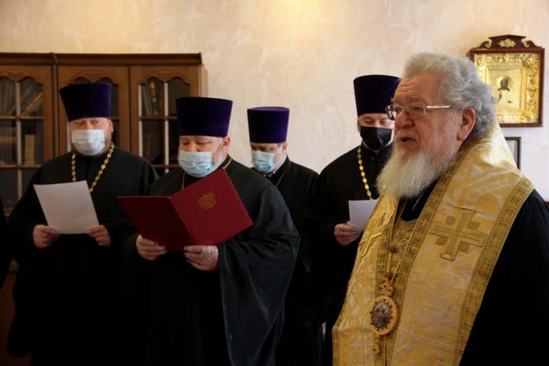Глава Воронежской митрополии, временно управляющий Россошанской епархией, привел к присяге членов церковного суда Россошанской епархии