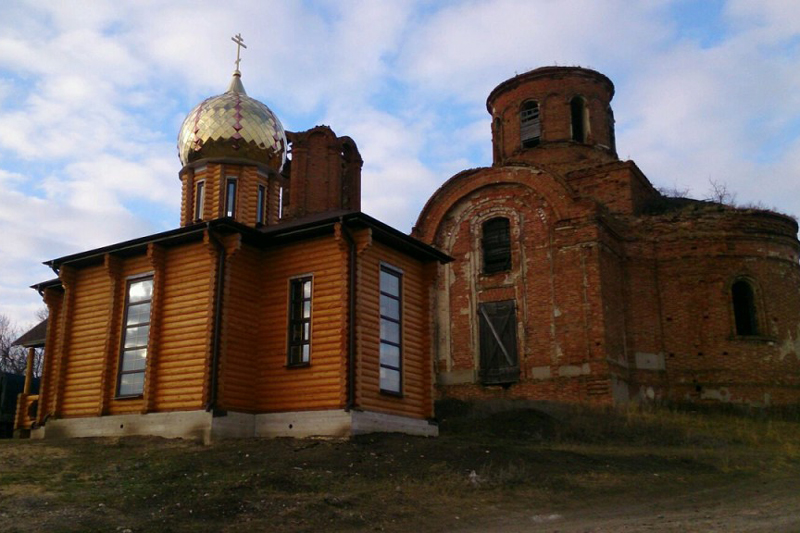 Храм в честь сошествия Святого Духа в с. Петренково