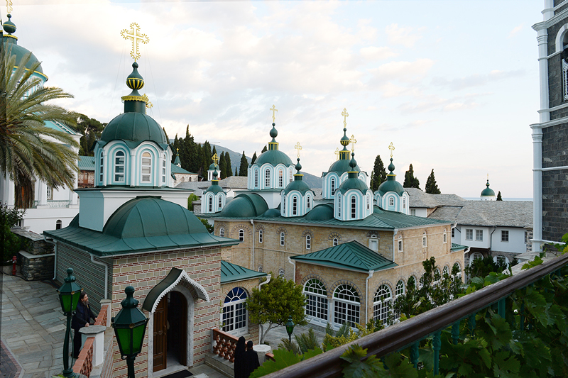 День памяти великомученика Пантелеимона – престольный праздник русского монастыря на Горе Афон