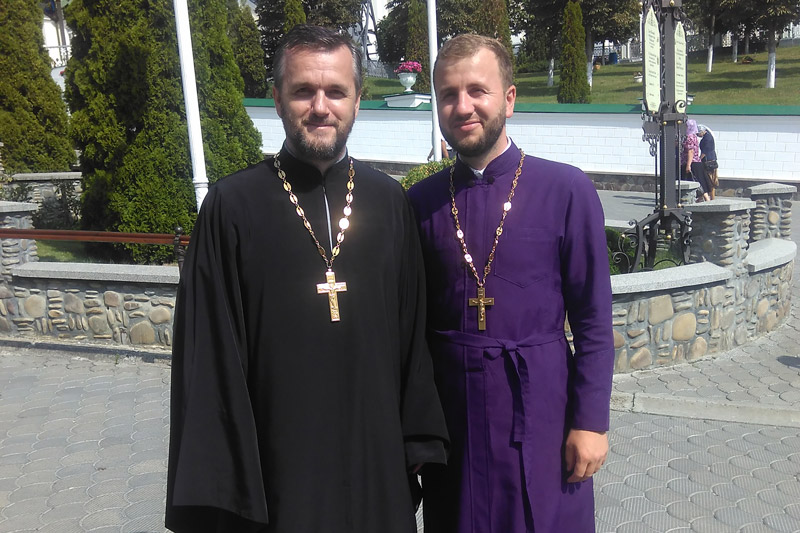 Клирик Россошанской епархии сослужил братии Свято-Успенской Почаевской Лавры