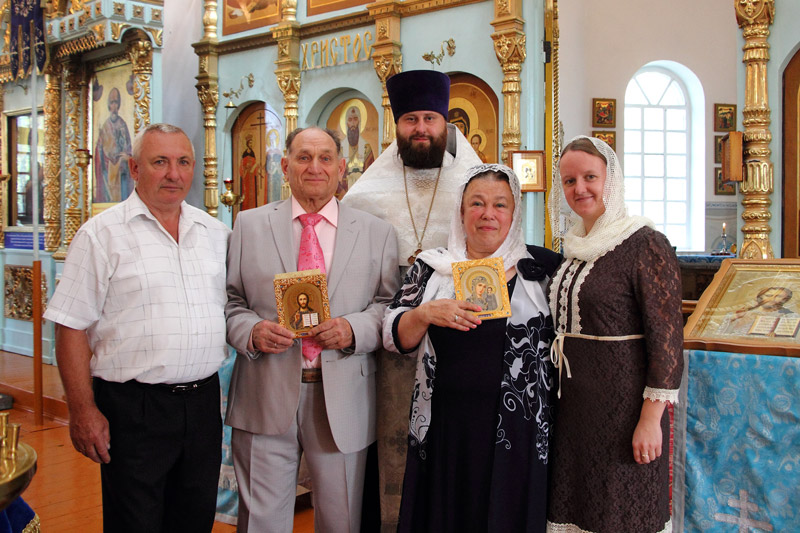 В Казанском храме Каменки повенчалась московская поэтесса
