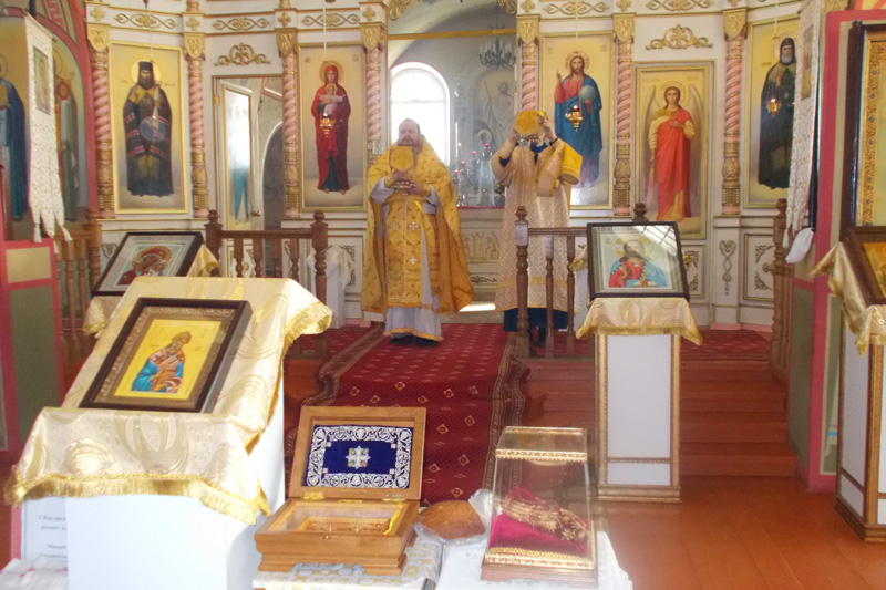 Святыни в Михайло-Архангельском храме