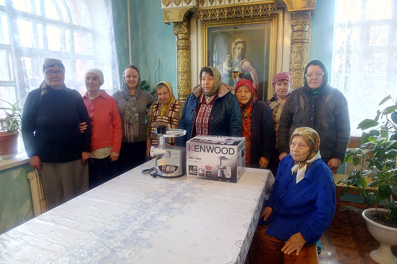 Благотворительный фонд «София» передал мясорубку для богодельни Казанского храма