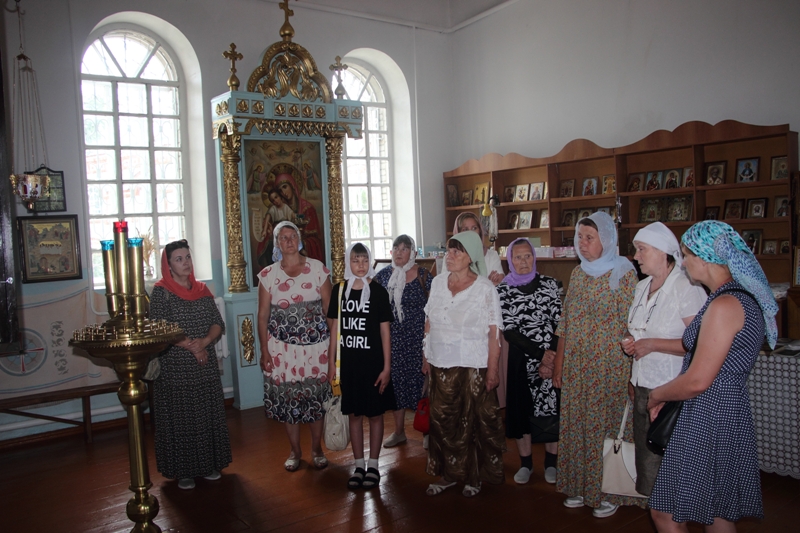 Казанский храм посетила группа паломников из Бутурлиновского благочиния