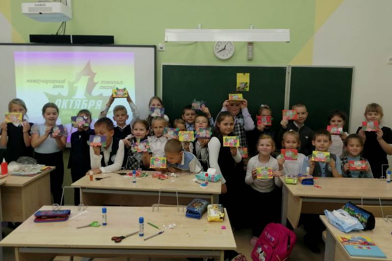 Педагоги и обучающиеся калачеевского Центра творчества приняли участие в акции "Солнечные лучики"