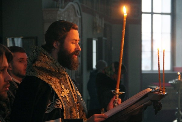 Преосвященнейший епископ Андрей совершил чин пассии