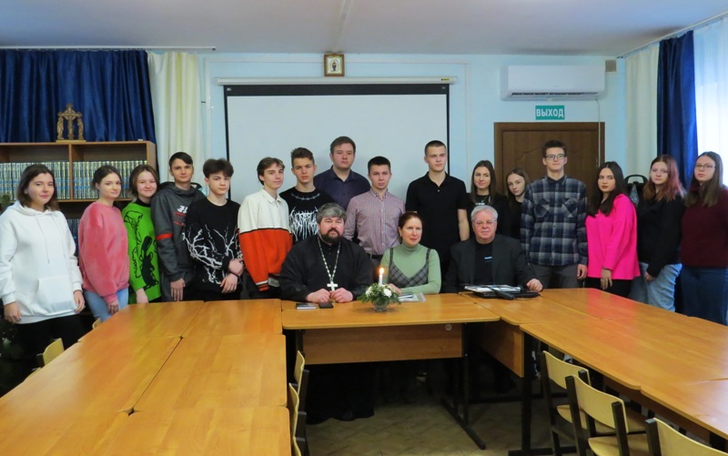 В Воскресной школе Вознесенского храме прошла тематическая встреча, посвящённая истории земли Калачеевской