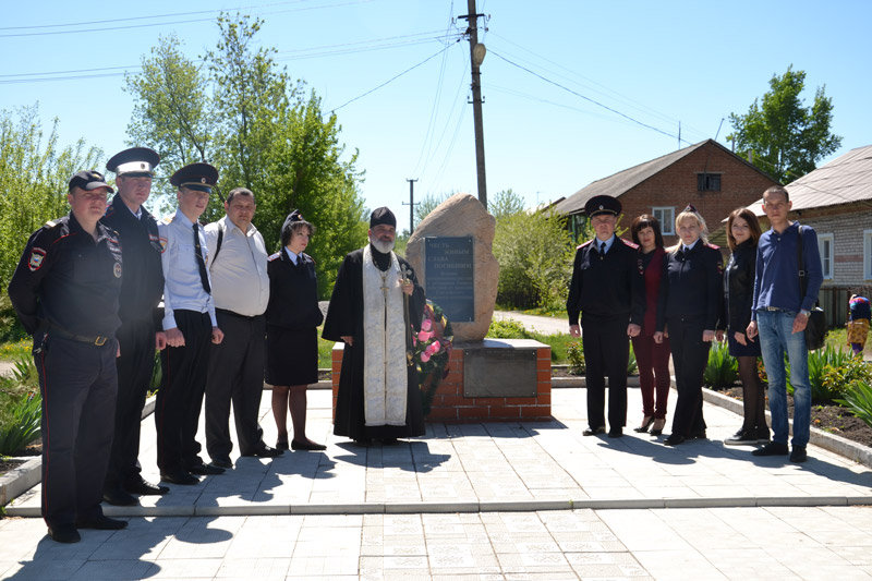 Острогожские полицейские почтили память героев
