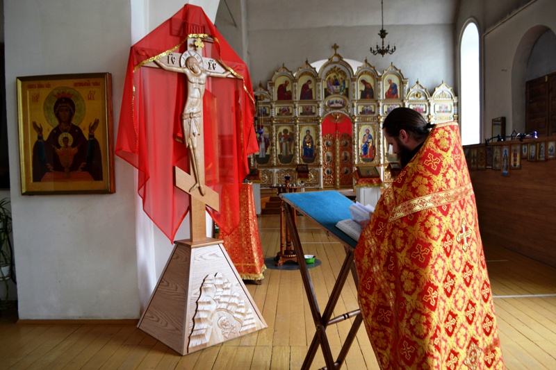 Молебен и освящение Креста в Свято-Митрофановском храме