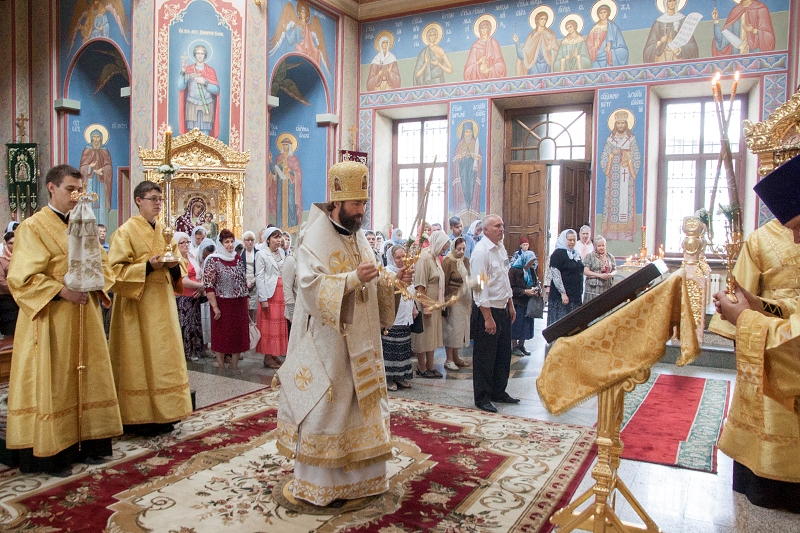 Архиерейское богослужение в Покровском соборе Воронежа