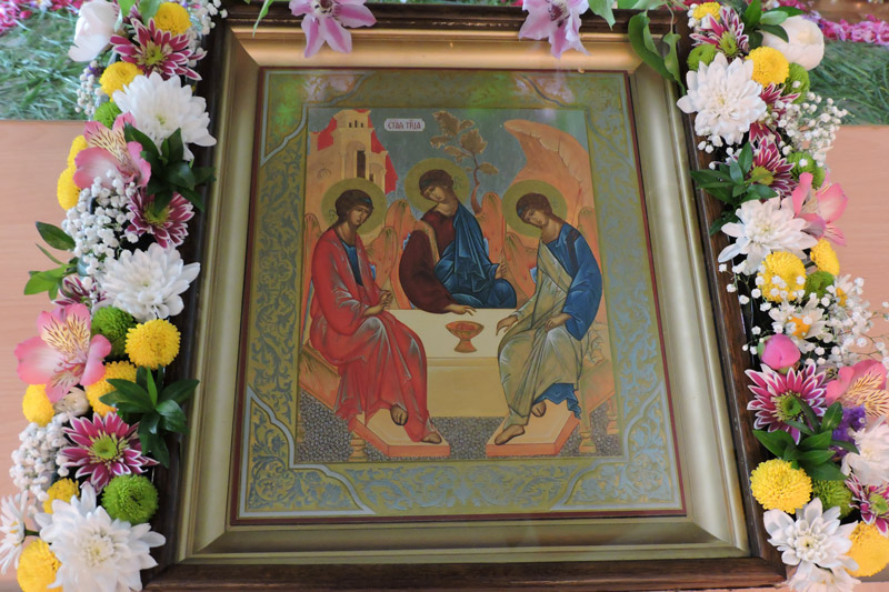 День Святой Троицы в Сретенском воинском храме Острогожска