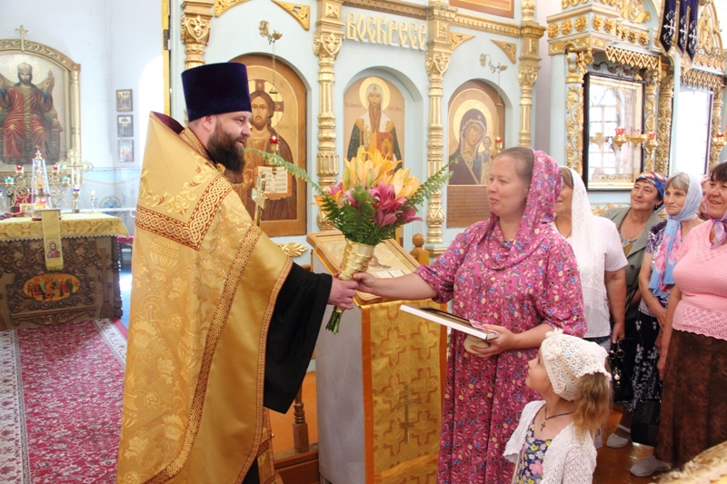 В Казанском храме поздравили с юбилеем матушку Татьяну Фисенко