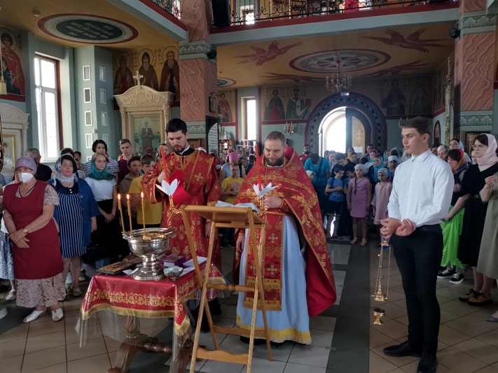 В Ильинском кафедральном соборе совершили молебен перед началом экзаменов в учебных заведениях