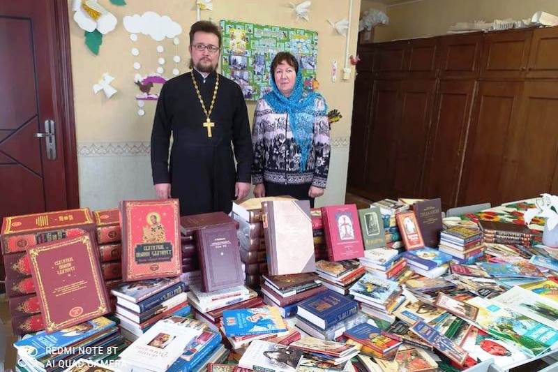 Фонд библиотеки Духовно-просветительского центра святителя Тихона Задонского пополнился двумя сотнями книг