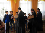 Священнослужители поздравили с Пасхой Христовой воспитанников Павловского СРЦдН