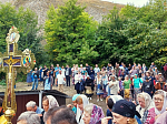 Паломники из Россоши помолились на престольном празднике в Белогорской обители и у святыни Покровского храма г. Павловска