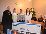 Насельники Дома престарелых и инвалидов в с. Краснолипье получили в дар большой плазменный телевизор