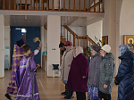 В Торжество Православия в Свято-Митрофановском храме совершили праздничные богослужения и поздравили с прошедшим днем рождения алтарника