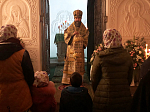 Архиерейское богослужение в Серафимовском пещерном храме Костомаровского Спасского женского монастыря