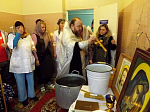 В день Крещения Господня, Богоявления, протоиерей Сергий Чибисов посетил администрацию Верхнемамонского района и районную больницу