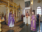 Богослужение в Тихоновском соборном храме Острогожска в Неделю Крестопоклонную