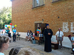 Священнослужитель  посетил образовательные учреждения и поздравил с началом учебного года