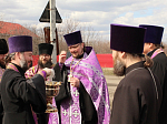 В Пески-Харьковские провели молебен и чин освящения новосооружённого Креста
