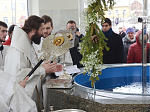 «Величаем Тя, Живодавче Христе, нас ради ныне плотию крестившагося от Иоанна в водах Иорданских»