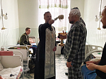 Священнослужитель в праздник Крещения посетил участковую больницу в с. Новая Калитва