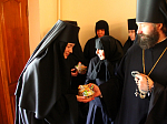 В понедельник Светлой седмицы Преосвященнейший епископ Россошанский и Острогожский Андрей совершил Божественную литургию в Костомаровском Спасском женском монастыре