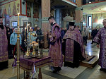 В канун Недели Крестопоклонной Преосвященнейший епископ Дионисий совершил всенощное бдение с чином выноса креста в Ильинском соборе