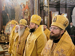 Преосвященнейший епископ Дионисий сослужил Святейшему Патриарху Кириллу за Божественной литургией в четырнадцатую годовщину интронизации Предстоятеля Русской Православной Церкви