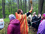 В день празднования памяти иконы Пресвятой Богородицы «Живоносный Источник» в Ольховатке совершили водосвятный молебен
