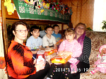 Иерей Алексий Кувалдин, клирик Ильинского кафедрального собора г. Россоши, и матушка Светлана Кувалдина посетили многодетные и малоимущие семьи