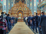 Паломники из Россоши помолились перед мощами святого Александра Невского в Воронеже