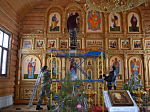 В храме Успения Пресвятой Богородицы с. Верхний Мамон совершили освящение новописанной иконы Божией Матери для иконостаса