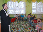 Настоятель Троицкого прихода иерей Николай Холодченко посетил детский сад в селе Терновка