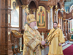В предпразднство Сретения Господня Глава Воронежской митрополии возглавил служение Литургии в Благовещенском кафедральном соборе