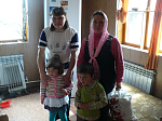 Поздравление с Пасхой и продуктовые подарки многодетным семьям села Петропавловка