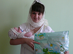 Подарки новорожденным от Женсовета Воронежской митрополии