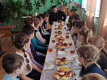 В день памяти 40 севастийских мучеников в Воробьёвской школе состоялся мастер-класс по выпечке жаворонков